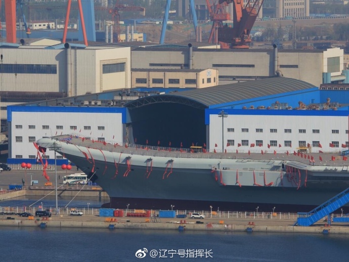 舉國同慶，首艘國產(chǎn)航空母艦今日正式下水啦！